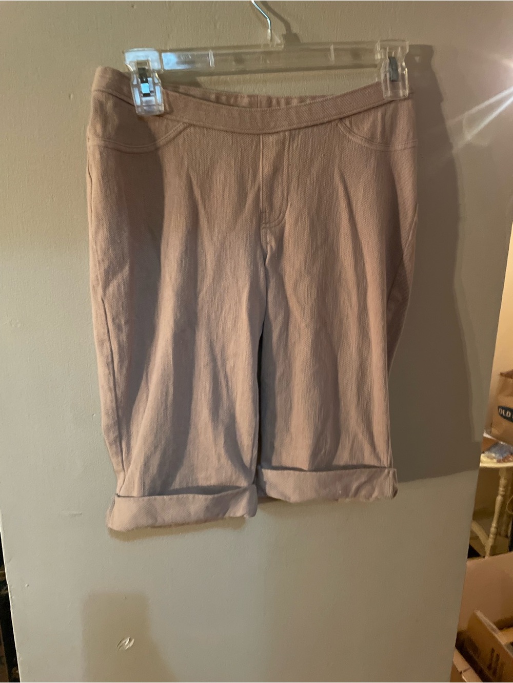 HUE Women's Rolled-Cuff Knee-Length Shorts in tan